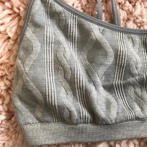 🛍VS Seamless Cable Print Bralette! - Picture 2 of 4